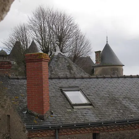 Le Logis Des Tourelles Bed & Breakfast