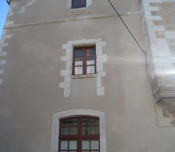 ベッド・アンド・ブレックファスト Le Logis Des Tourelles ボープレオー＝アン＝モージュ