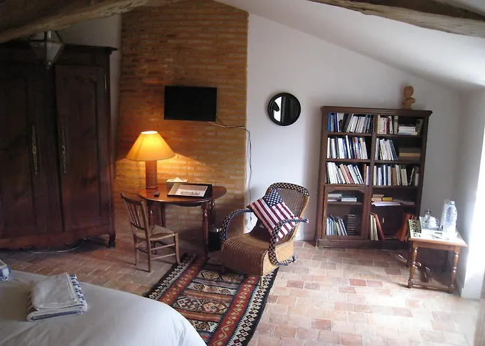 ベッド・アンド・ブレックファスト Le Logis Des Tourelles